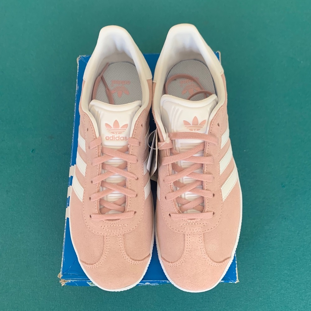 Shoes - Picture 2 of 4